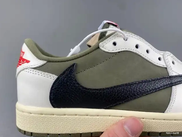 Rep TBkick LOW OLIVE SCOTT OG TRAVIS AIR MEDIUM 1 DM7866-200 X JORDAN 0512